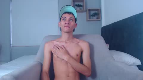 yulian_vasquez online show from February 2025 12:28:01 PM