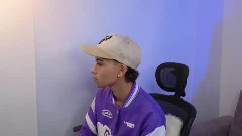 Snapshot of yulian_vasquez chatting on October 2025 12:14:02 PM yulian_vasquez online show from October 2025 12:14:02 PM