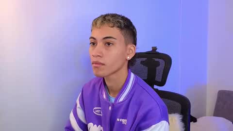 Snapshot of yulian_vasquez chatting on October 2025 12:24:01 PM yulian_vasquez online show from October 2025 12:24:01 PM