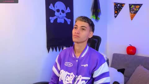 Snapshot of yulian_vasquez chatting on October 2025 12:28:01 PM yulian_vasquez online show from October 2025 12:28:01 PM