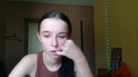 Yuliia online show from September 2025 07:42:01 AM