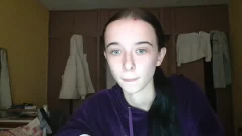 Yuliia online show from October 2025 12:09:01 PM