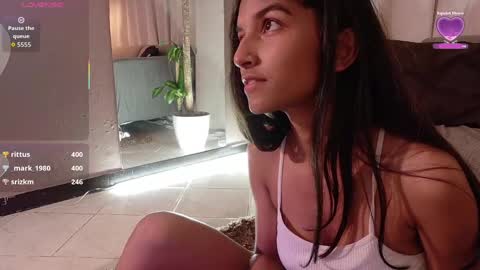Snapshot of yuliethpetite chatting on October 2025 11:48:02 PM yuliethpetite online show from October 2025 11:48:02 PM