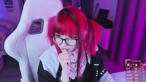 Snapshot of yumi_youkai chatting on November 2025 08:25:02 PM Yumi 3 online show from November 2025 08:25:02 PM