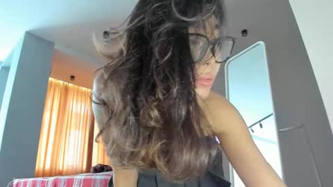 Yumi online show from December 2024 07:05:01 AM