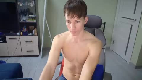 Snapshot of yummyalexxx chatting on February 2025 07:37:02 AM Alex online show from February 2025 07:37:02 AM