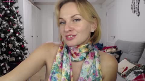 Lillya online show from December 2024 07:03:02 PM