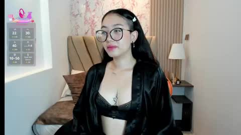 Yuna  online show from September 2025 12:07:02 PM