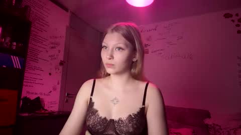 yunarosee online show from October 2025 08:20:01 PM