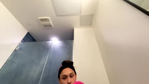 BbyTSSLut online show from October 2025 11:13:02 PM