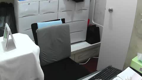 Snapshot of yuwcoli chatting on February 2025 06:58:02 AM Slip online show from February 2025 06:58:02 AM