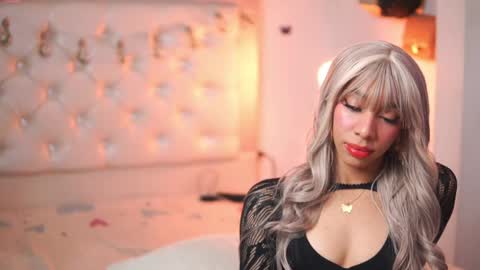 Snapshot of yuyi_cam chatting on October 2025 03:37:02 AM Yuyi Cam online show from October 2025 03:37:02 AM