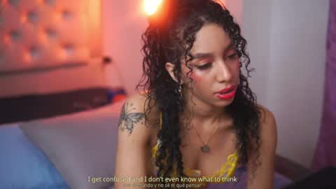 Snapshot of yuyi_cam chatting on October 2025 04:56:02 AM Yuyi Cam online show from October 2025 04:56:02 AM