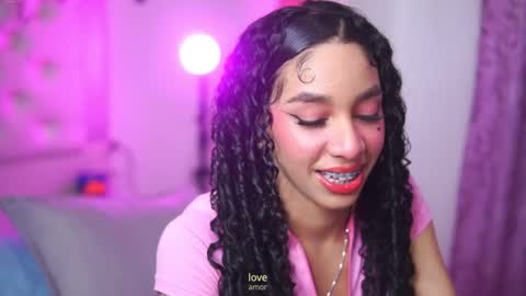 Snapshot of yuyi_cam chatting on October 2025 03:06:02 AM Yuyi Cam online show from October 2025 03:06:02 AM