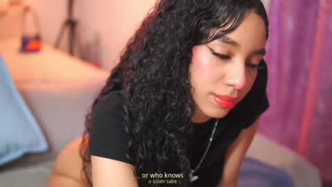 Snapshot of yuyi_cam chatting on October 2025 03:36:02 AM Yuyi Cam online show from October 2025 03:36:02 AM