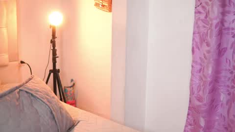 Snapshot of yuyi_cam chatting on October 2025 02:59:02 AM Yuyi Cam online show from October 2025 02:59:02 AM