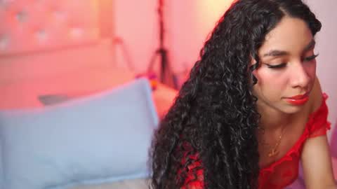 Snapshot of yuyi_cam chatting on October 2025 02:58:02 AM Yuyi Cam online show from October 2025 02:58:02 AM