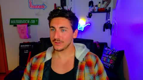 Snapshot of zach_rhyder chatting on October 2025 12:20:01 AM Zach Rhyder online show from October 2025 12:20:01 AM