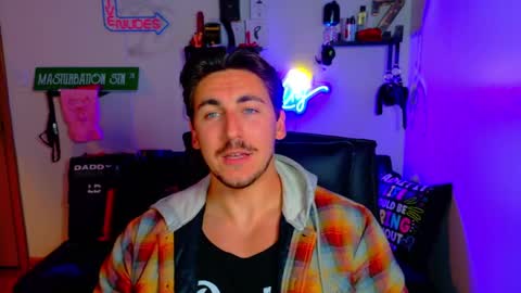 Snapshot of zach_rhyder chatting on October 2025 01:17:02 AM Zach Rhyder online show from October 2025 01:17:02 AM