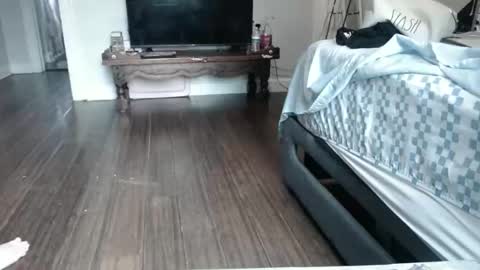 Snapshot of zaddyslilslutbucket chatting on November 2025 02:28:02 PM zaddyslilslutbucket online show from November 2025 02:28:02 PM