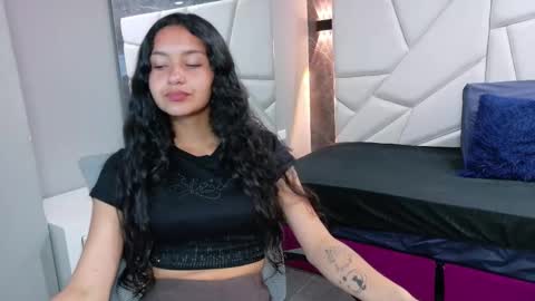 Zafiro online show from September 2025 03:45:01 PM