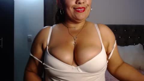Zahi ... wants to play with everyone...yessss online show from September 2025 12:33:01 AM