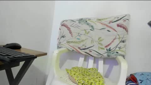 Snapshot of zamara__ chatting on October 2025 01:04:02 AM Zamara online show from October 2025 01:04:02 AM