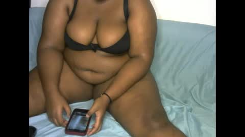 Snapshot of zandile22 chatting on November 2025 04:01:01 AM zandile22 online show from November 2025 04:01:01 AM