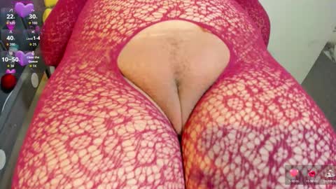 Snapshot of zandraa_milf chatting on October 2025 11:50:02 AM Zandra online show from October 2025 11:50:02 AM