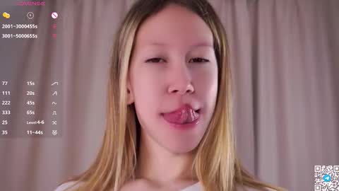 Snapshot of zara_shine chatting on November 2025 07:38:02 PM Criss online show from November 2025 07:38:02 PM