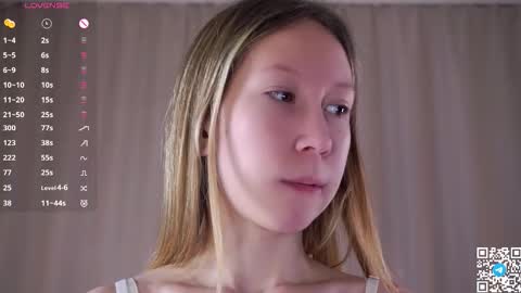 Snapshot of zara_shine chatting on November 2025 07:35:01 PM Criss online show from November 2025 07:35:01 PM