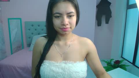 Zarah  online show from December 2024 02:22:01 PM