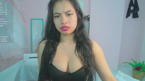 Zarah  online show from January 2025 07:17:01 PM