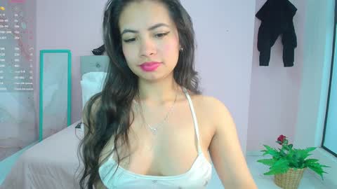 Zarah  online show from January 2025 08:04:01 PM