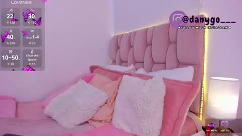 Snapshot of zarianaevanz chatting on October 2025 10:18:01 PM Zariana online show from October 2025 10:18:01 PM