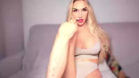 ZARINA online show from February 2025 09:21:02 PM