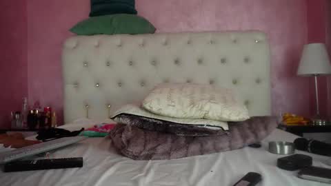 Zayla online show from October 2025 04:09:01 AM