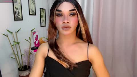 Snapshot of zaynelustts chatting on December 2025 11:19:01 AM zaynelustts online show from December 2025 11:19:01 AM