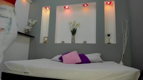 Snapshot of zean_lee chatting on January 2025 11:35:01 AM Karolyne online show from January 2025 11:35:01 AM