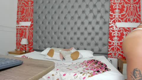 Snapshot of zean_lee chatting on February 2025 11:27:02 AM Karolyne online show from February 2025 11:27:02 AM