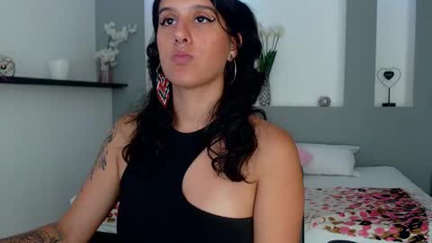 Snapshot of zean_lee chatting on February 2025 02:26:02 PM Karolyne online show from February 2025 02:26:02 PM