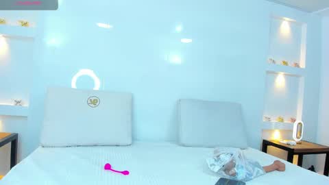 Zenda Evans online show from March 2025 03:46:02 AM