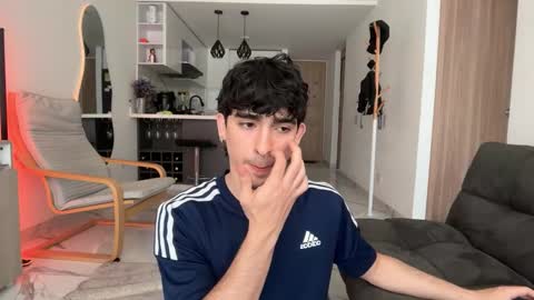 Zenn online show from October 2025 02:07:01 PM