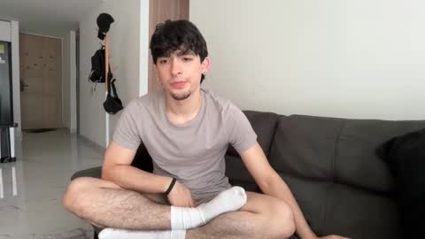 Zenn online show from November 2025 01:45:01 PM