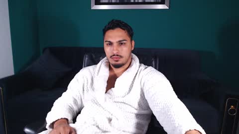 Snapshot of zenobaro chatting on January 2025 08:50:01 AM zenobaro online show from January 2025 08:50:01 AM