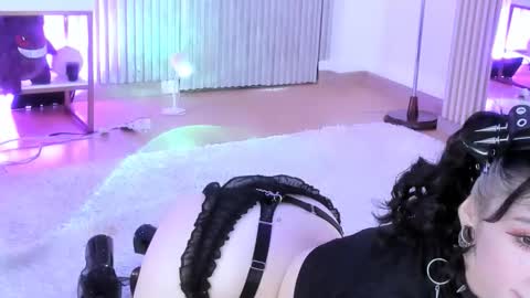    online show from October 2025 03:00:01 PM