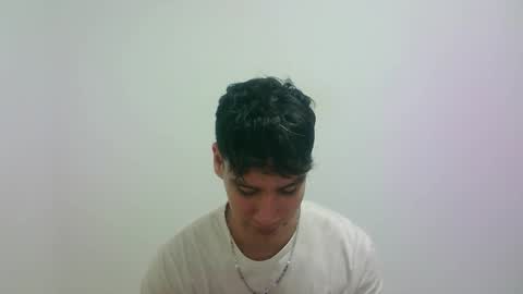 zeus_183 online show from September 2025 12:26:02 AM