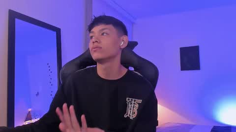 zeus_blaze online show from September 2025 06:29:01 AM