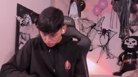 zeus_blaze online show from October 2025 12:14:02 PM