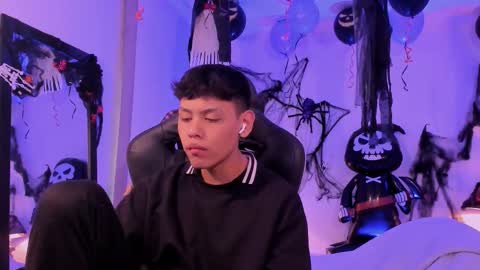 zeus_blaze online show from October 2025 12:04:02 PM